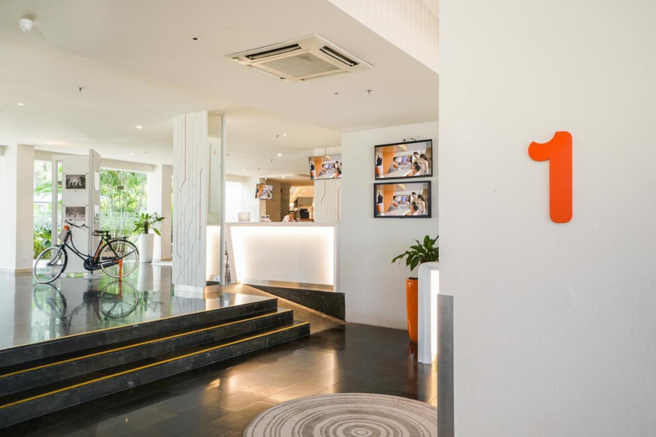 Harris Resort Batam Waterfront Sekupang Exterior foto