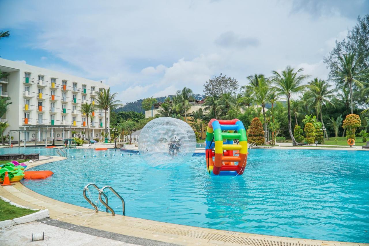 Harris Resort Batam Waterfront Sekupang Exterior foto