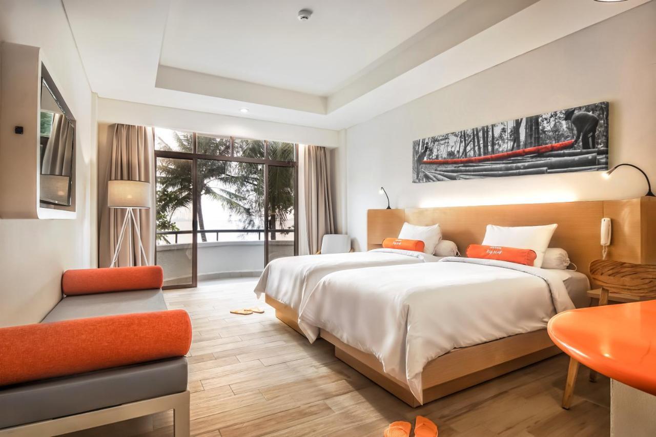 Harris Resort Batam Waterfront Sekupang Exterior foto